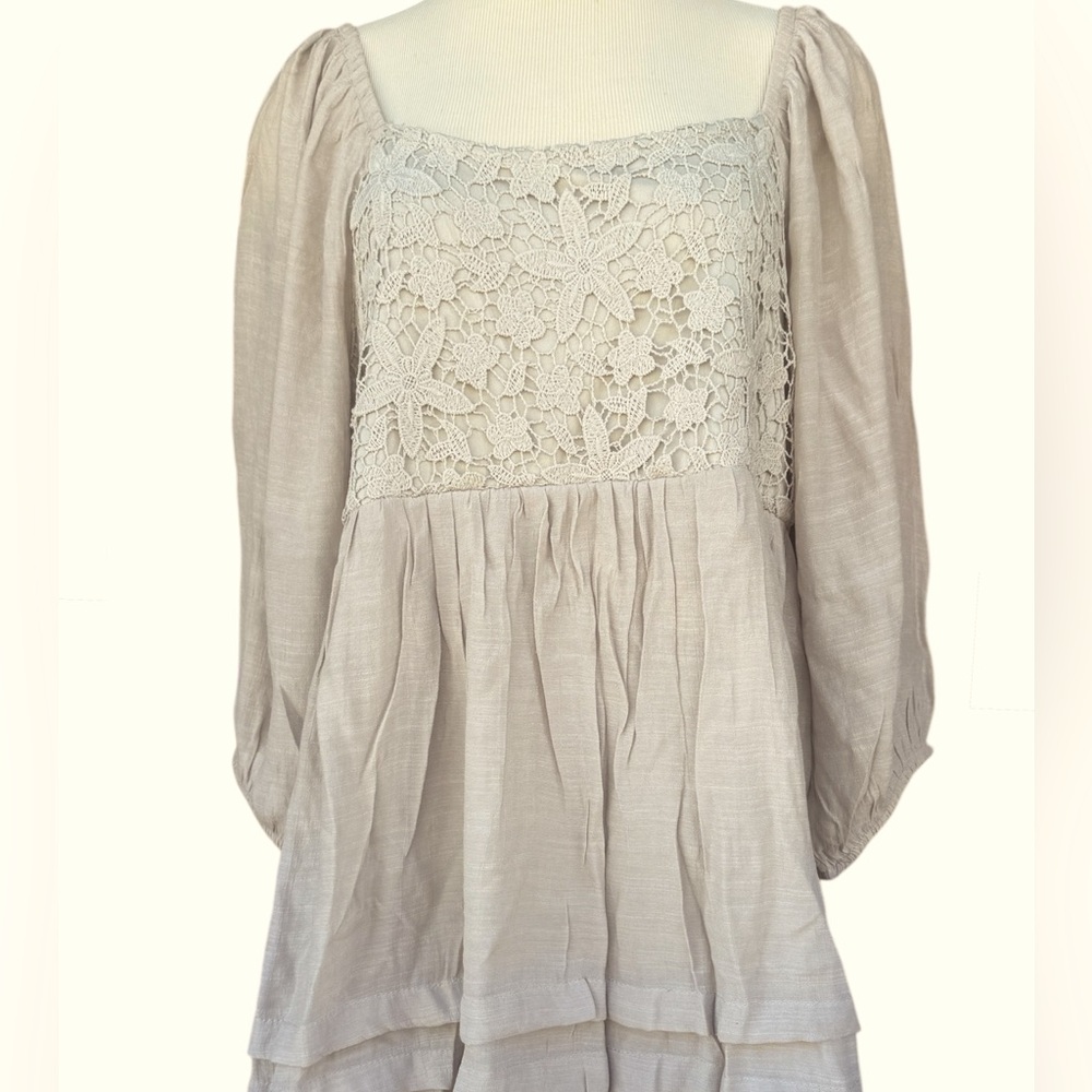 Kings Road Elegant Pheasant Blouse with Lace Embellishment
